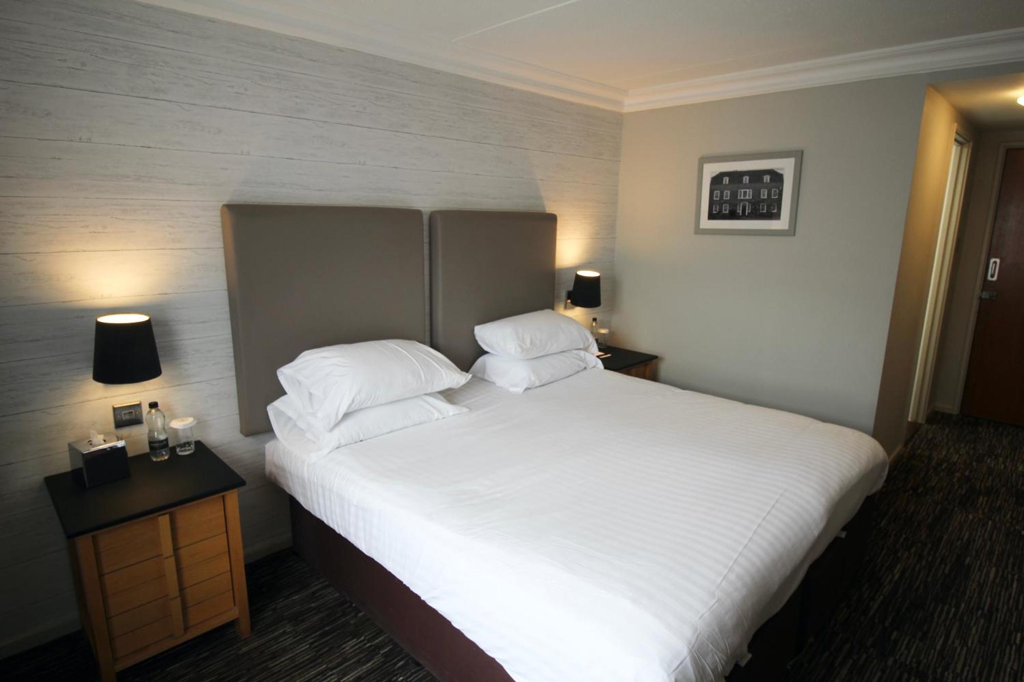 The Saracens Head Hotel Great Dunmow Εξωτερικό φωτογραφία
