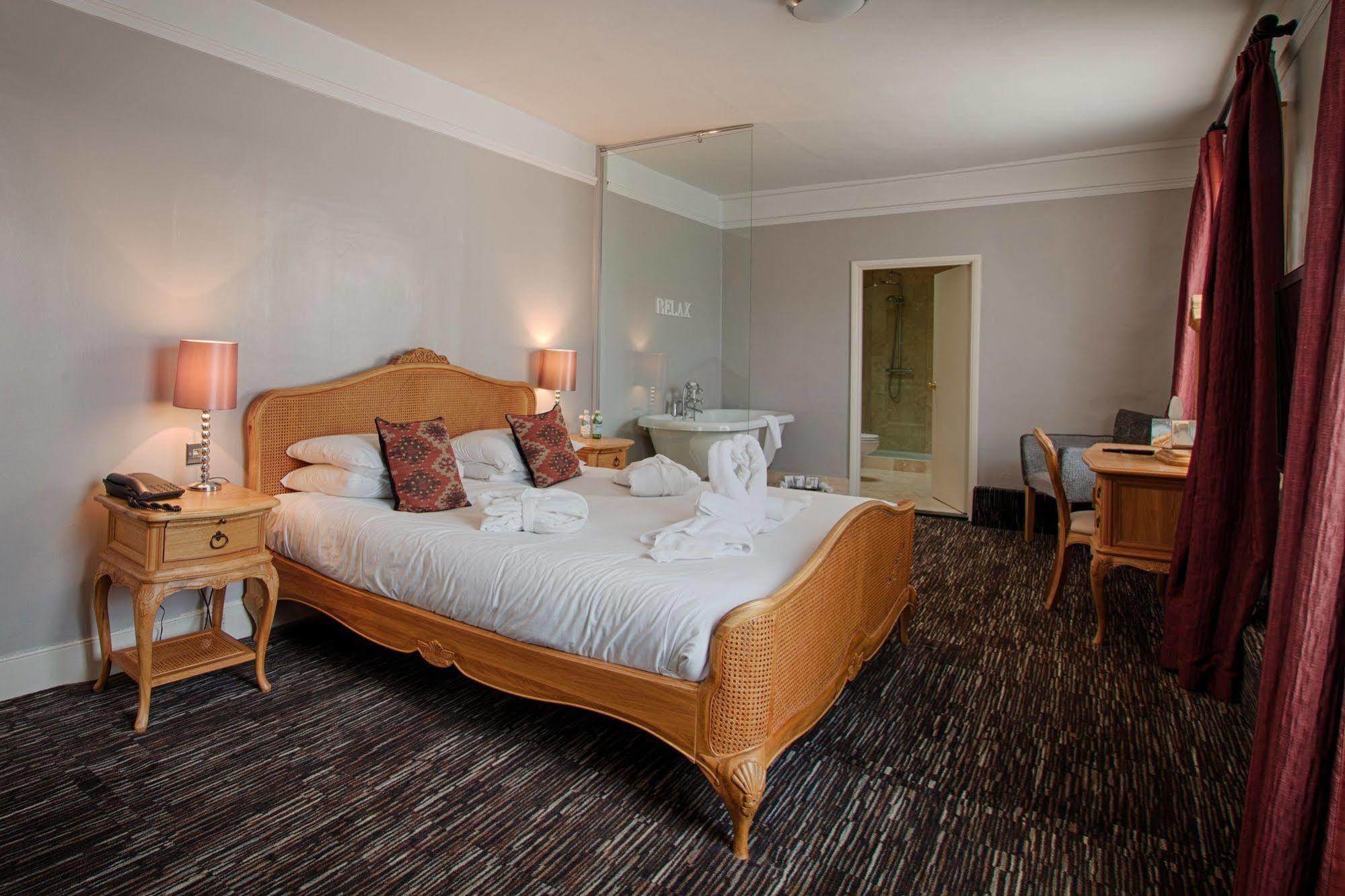 The Saracens Head Hotel Great Dunmow Εξωτερικό φωτογραφία